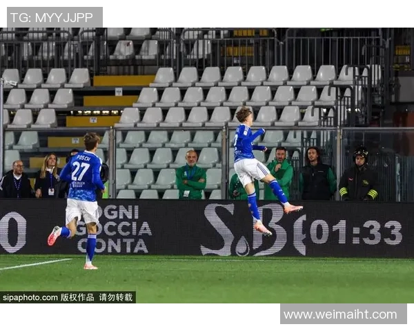 34号球星引领赛场风潮 成为足球新一代传奇人物的崛起之路