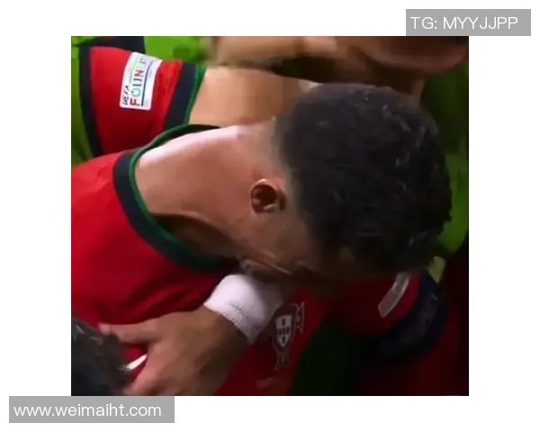 足球球星花式动作大揭秘 从技巧到创意解析球场上的精彩瞬间